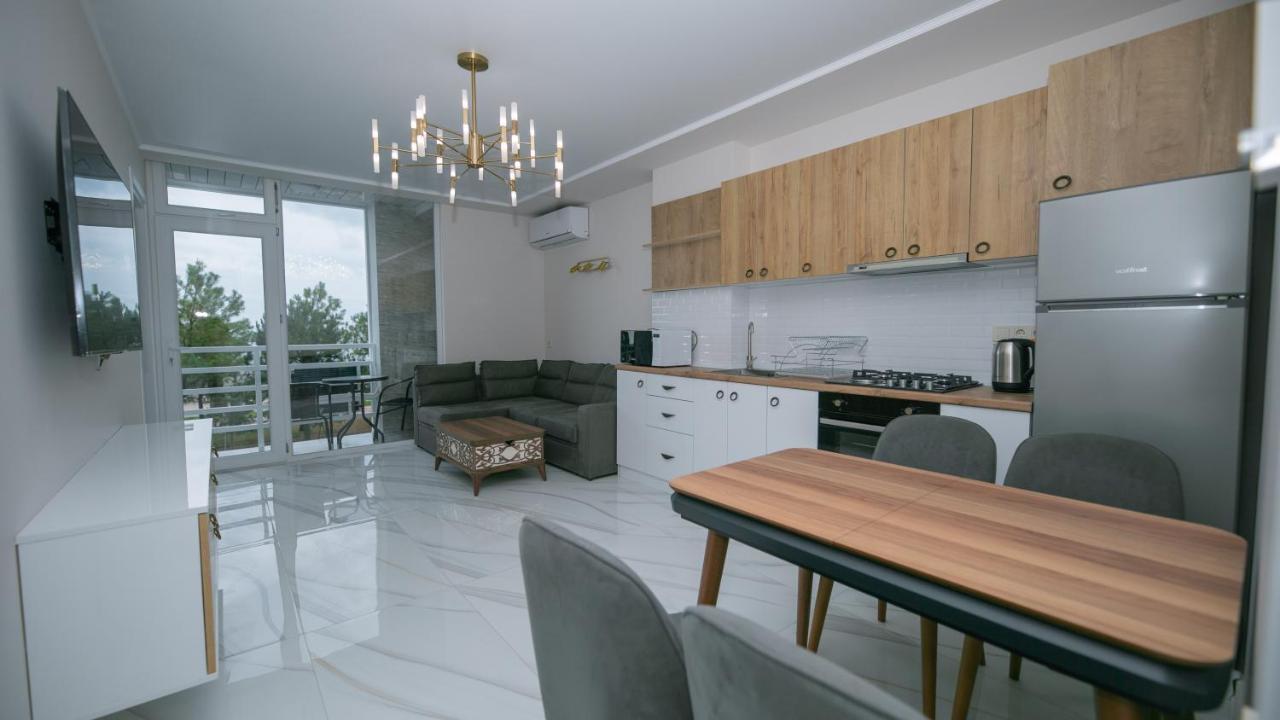 Next The Sea Apartment Batumi Bagian luar foto